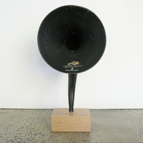 White Oak with Magnavox Horn